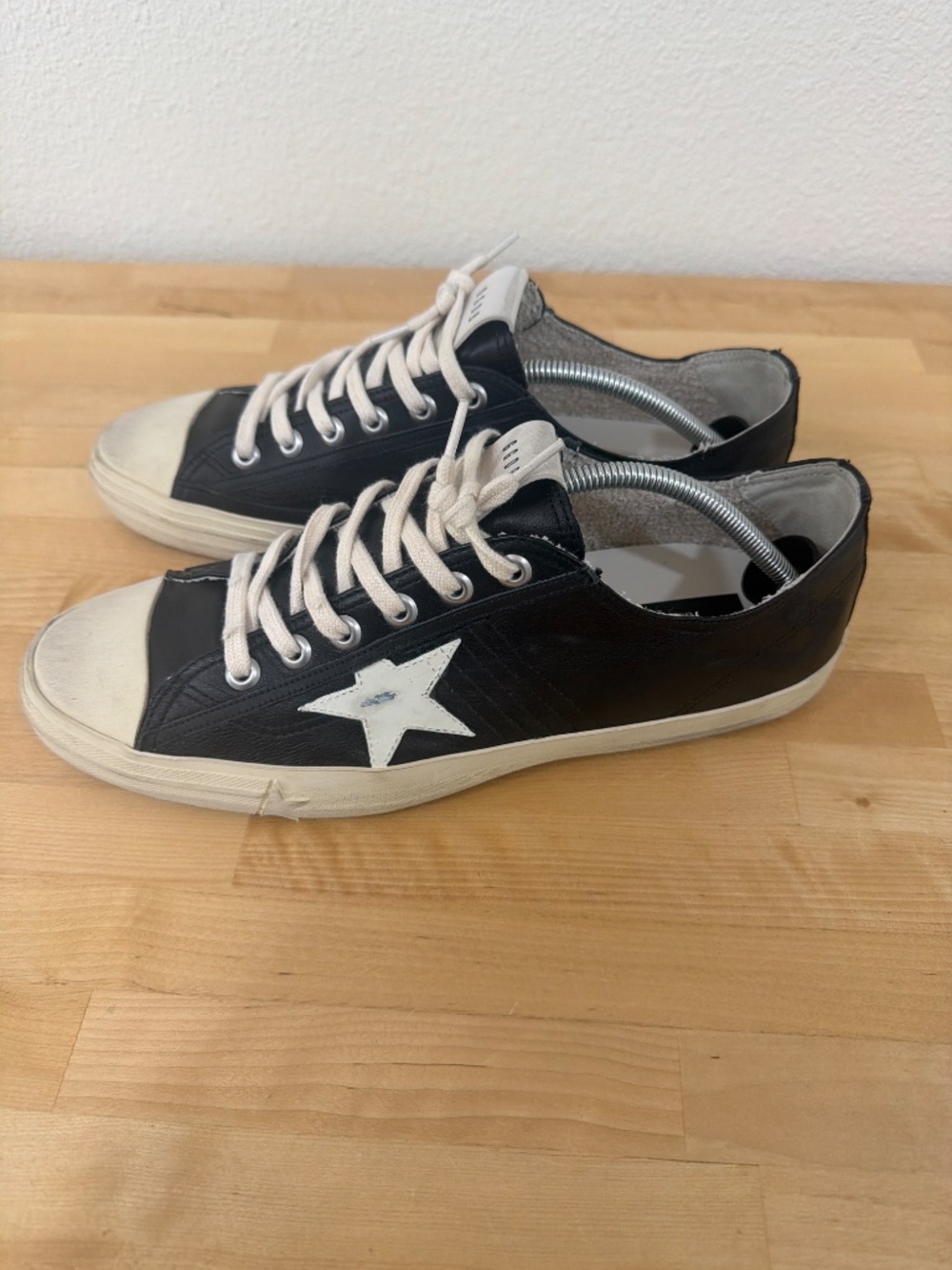 Golden Goose men’s Vstar2 shoes. Size EU45 - Picture 3 of 5